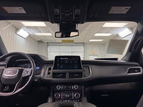 Used 2024 GMC Yukon XL AT4 w/ Technology Package AWD/4WD image 24