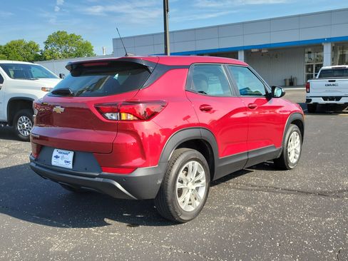Used 2021 Chevrolet TrailBlazer LS FWD image 4