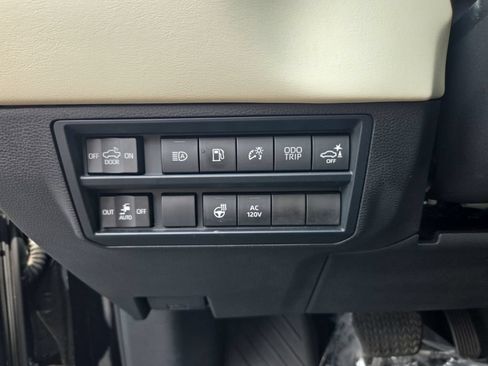 Used 2022 Toyota Tundra Capstone AWD/4WD image 28