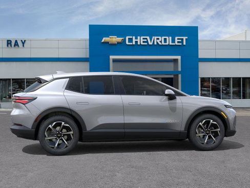 New 2026 Chevrolet Equinox EV LT image 36