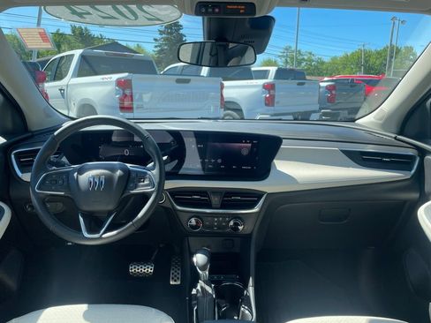 Certified 2024 Buick Encore GX Preferred AWD/4WD image 10