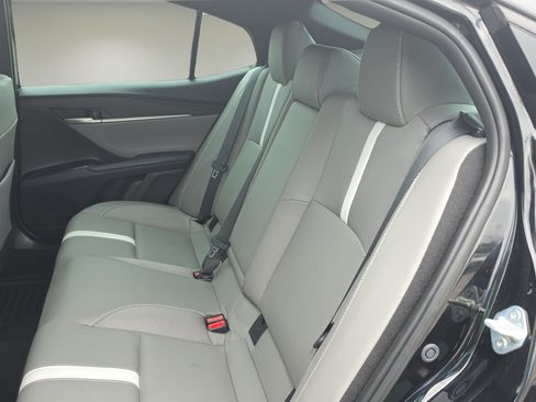 Used 2025 Toyota Camry SE w/ Convenience Package FWD image 13