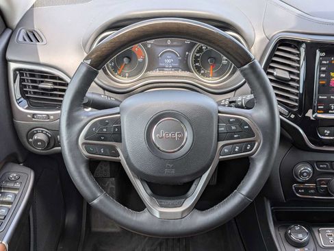 Used 2019 Jeep Cherokee Overland w/ Technology Group AWD/4WD image 21