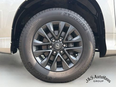 Used 2023 Lexus GX 460 Premium w/ Premium Package AWD/4WD image 37