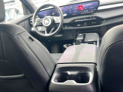 Used 2025 Buick Enclave Preferred image 28