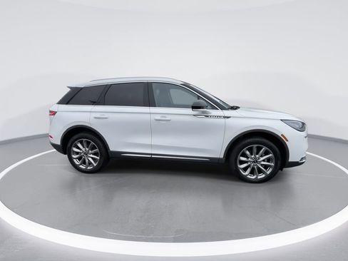 Used 2022 Lincoln Corsair AWD w/ Premium Package image 9