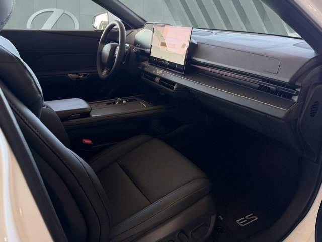 Certified 2026 Lexus ES 350e w/ Convenience Package FWD image 26