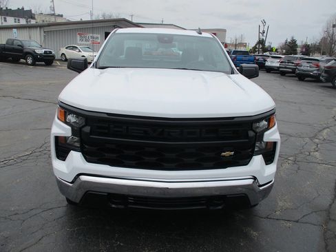 Used 2025 Chevrolet Silverado 1500 W/T image 2