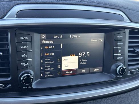 Used 2020 Kia Sorento LX image 14