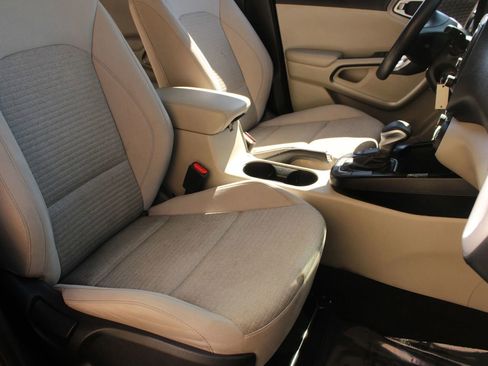 Used 2020 Kia Soul S FWD image 23