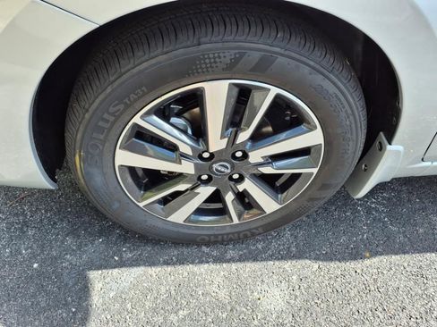 New 2025 Nissan Versa SV image 11