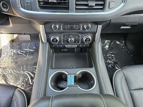 Used 2024 GMC Yukon XL SLT image 26