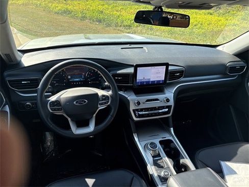 Used 2021 Ford Explorer XLT w/ Equipment Group 202A image 51