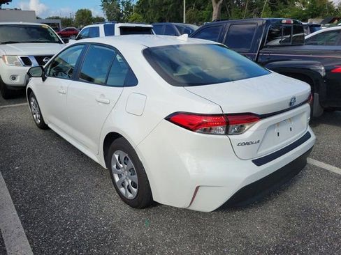 Used 2025 Toyota Corolla LE FWD image 6