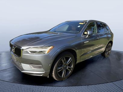 Used 2018 Volvo XC60 T5 Momentum w/ Vision Package