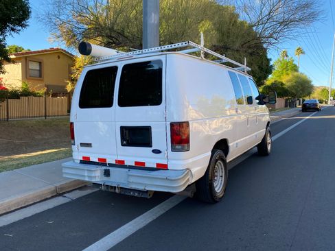 Used 2010 Ford E-250 and Econoline 250 E-250 138 WB image 4