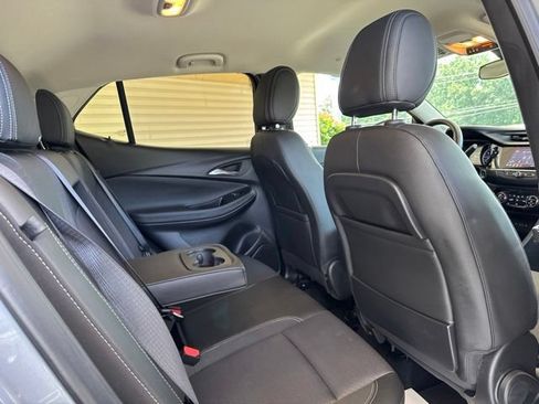 Used 2023 Buick Encore GX Select w/ Sport Touring Package FWD image 5