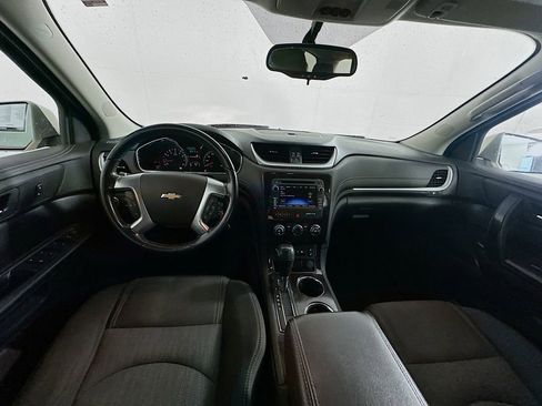 Used 2017 Chevrolet Traverse LT w/ Style and Technology Package FWD image 21