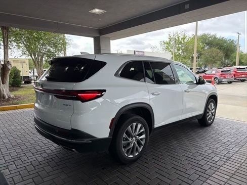 Used 2025 Buick Enclave Preferred image 5