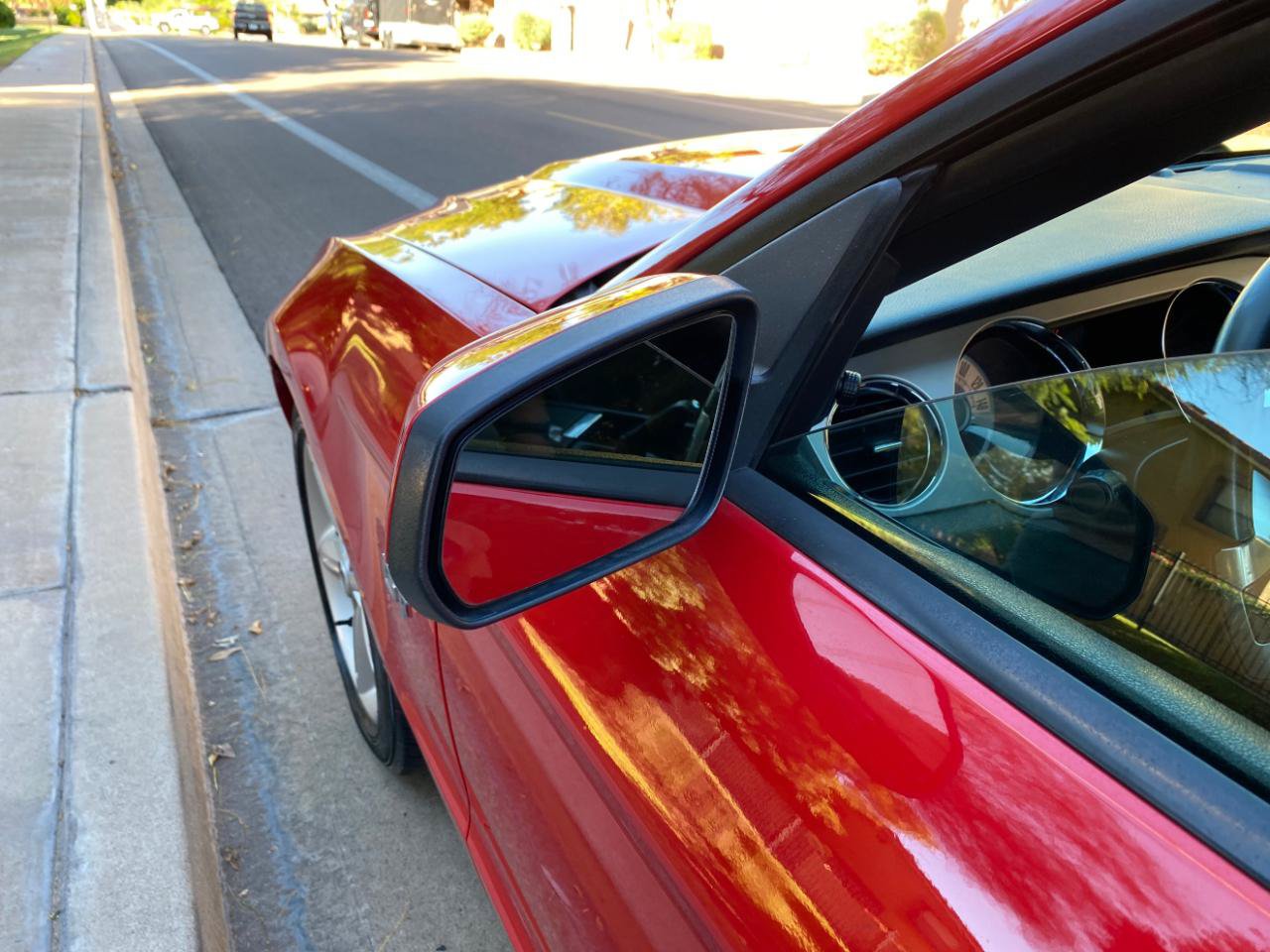 Used 2010 Ford Mustang GT RWD image 17