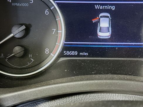 Used 2022 Nissan Sentra SV w/ SV Premium Package FWD image 19