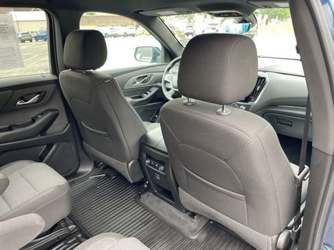 Used 2023 Chevrolet Traverse LT FWD image 37