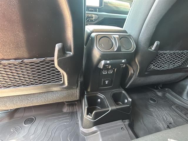 Used 2024 Jeep Gladiator Mojave AWD/4WD image 25