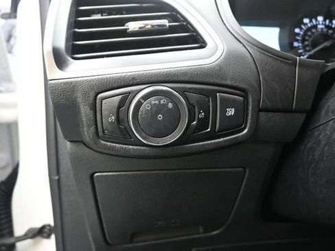 Used 2024 Ford Edge SEL AWD/4WD image 15