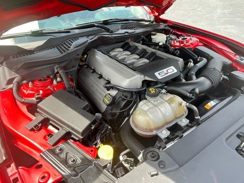 Used 2015 Ford Mustang GT RWD image 8