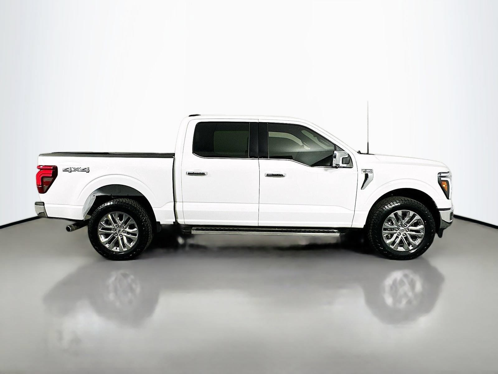 Used 2025 Ford F150 Lariat w/ Equipment Group 501A Mid AWD/4WD image 8