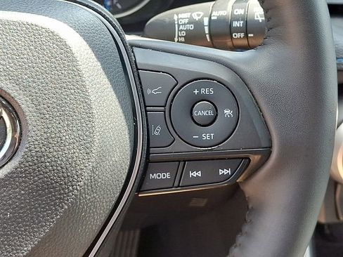 Used 2022 Toyota RAV4 SE image 26