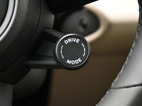 Used 2025 Porsche Macan 4S Electric image 27