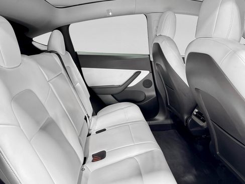 Used 2022 Tesla Model Y Performance image 20