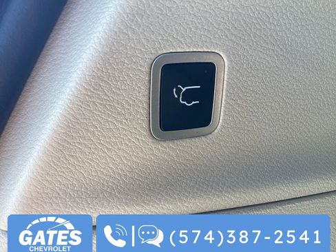 Used 2024 Chrysler Pacifica Limited FWD image 10