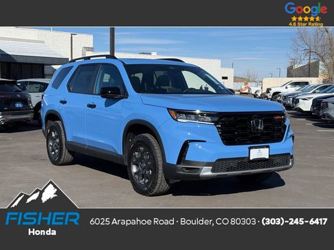 Certified 2025 Honda Pilot TrailSport image 1