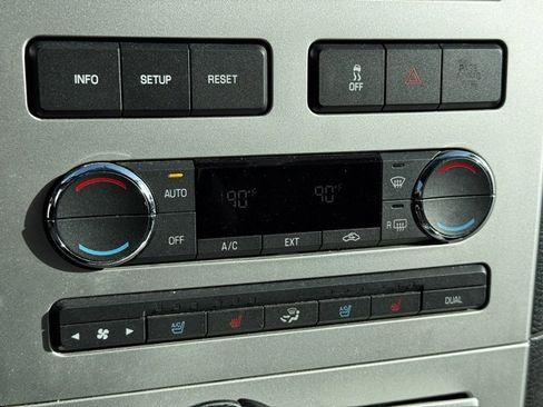 Used 2010 Lincoln MKX AWD image 10