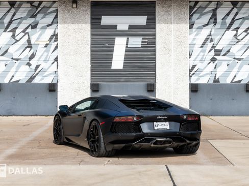 Used 2014 Lamborghini Aventador LP 700-4 image 12