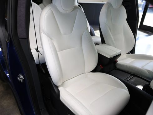 Used 2020 Tesla Model X AWD/4WD image 38