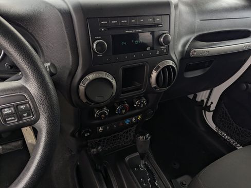 Used 2015 Jeep Wrangler Unlimited Sport w/ Max Tow Package AWD/4WD image 11