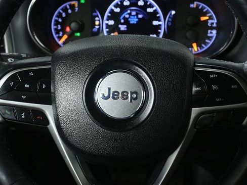 Used 2018 Jeep Grand Cherokee Altitude image 17