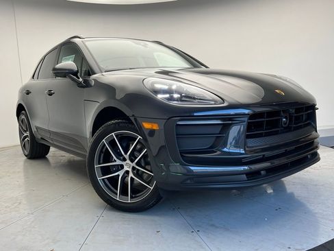 Used 2026 Porsche Macan AWD/4WD image 24