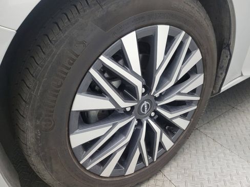 Used 2024 Nissan Altima 2.5 SV image 31