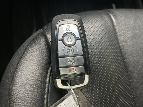 Certified 2019 Ford Edge Titanium w/ Equipment Group 301A FWD image 31