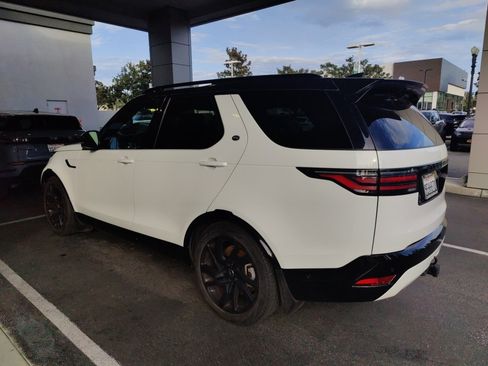 Used 2023 Land Rover Discovery S R-Dynamic image 11