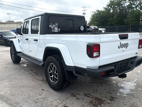 Certified 2020 Jeep Gladiator Overland image 7
