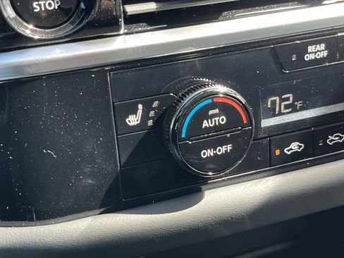 New 2025 Nissan Pathfinder SV w/ SV Premium Package image 33