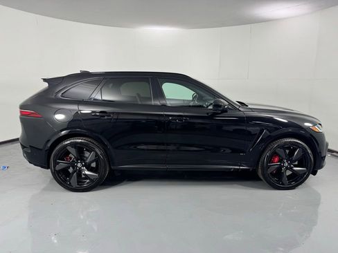 Used 2024 Jaguar F-PACE SVR image 4