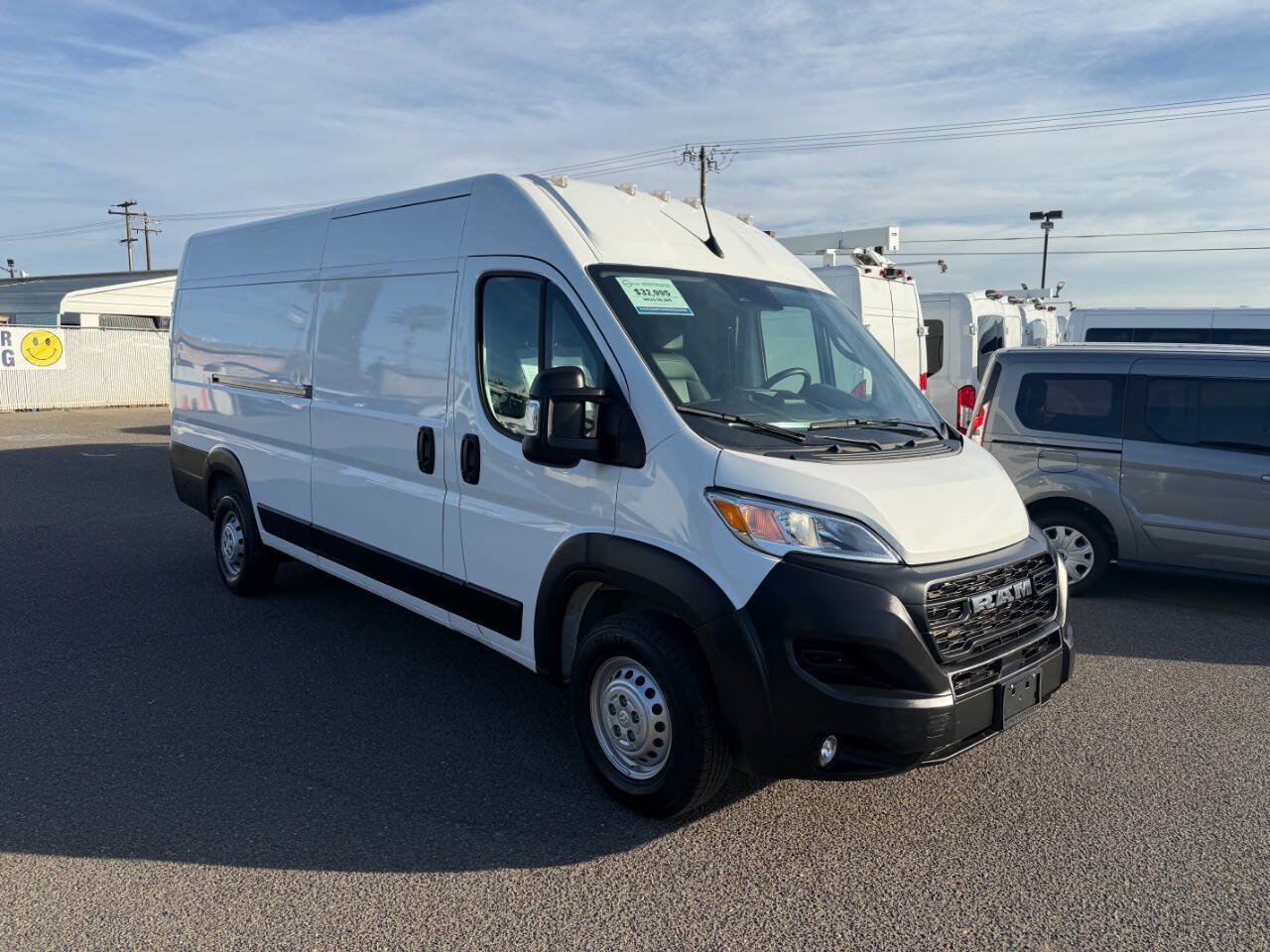 Used 2025 RAM ProMaster 3500 w/ Convenience Group FWD image 2