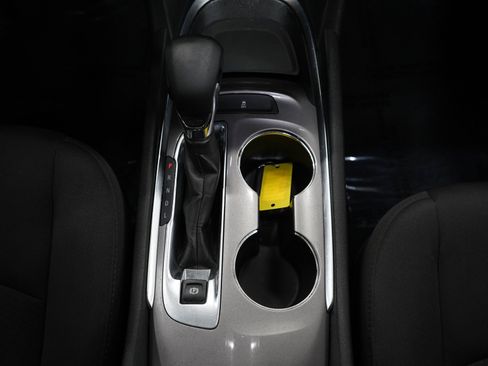 Used 2022 Chevrolet Malibu LT FWD image 16