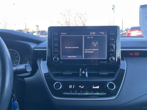 Used 2021 Toyota Corolla LE image 20